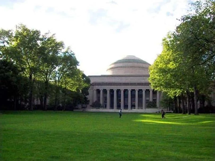 MASSACHUSETTS TEKNOLOJİ ENSTİTÜSÜ (MIT